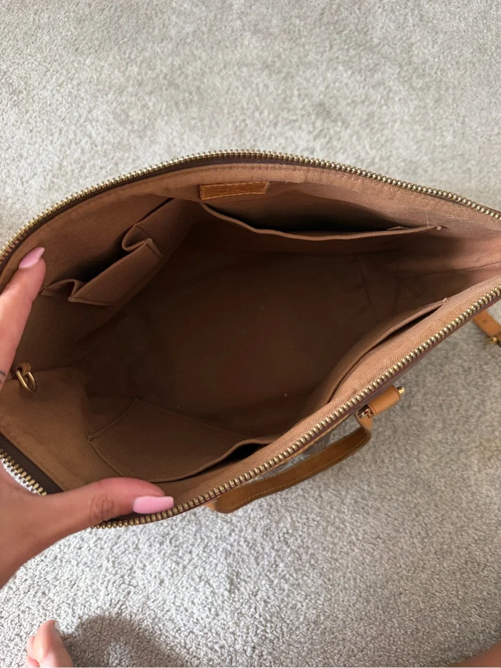 Louis Vuitton Monogram Canvas Tote in Brown with Tan Leather Trim - Picture 5 of 9